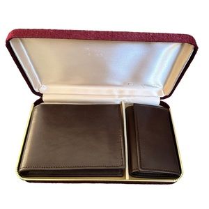 Buxton Brown Leather Wallet and Key Holder in hardsided hinged gift box